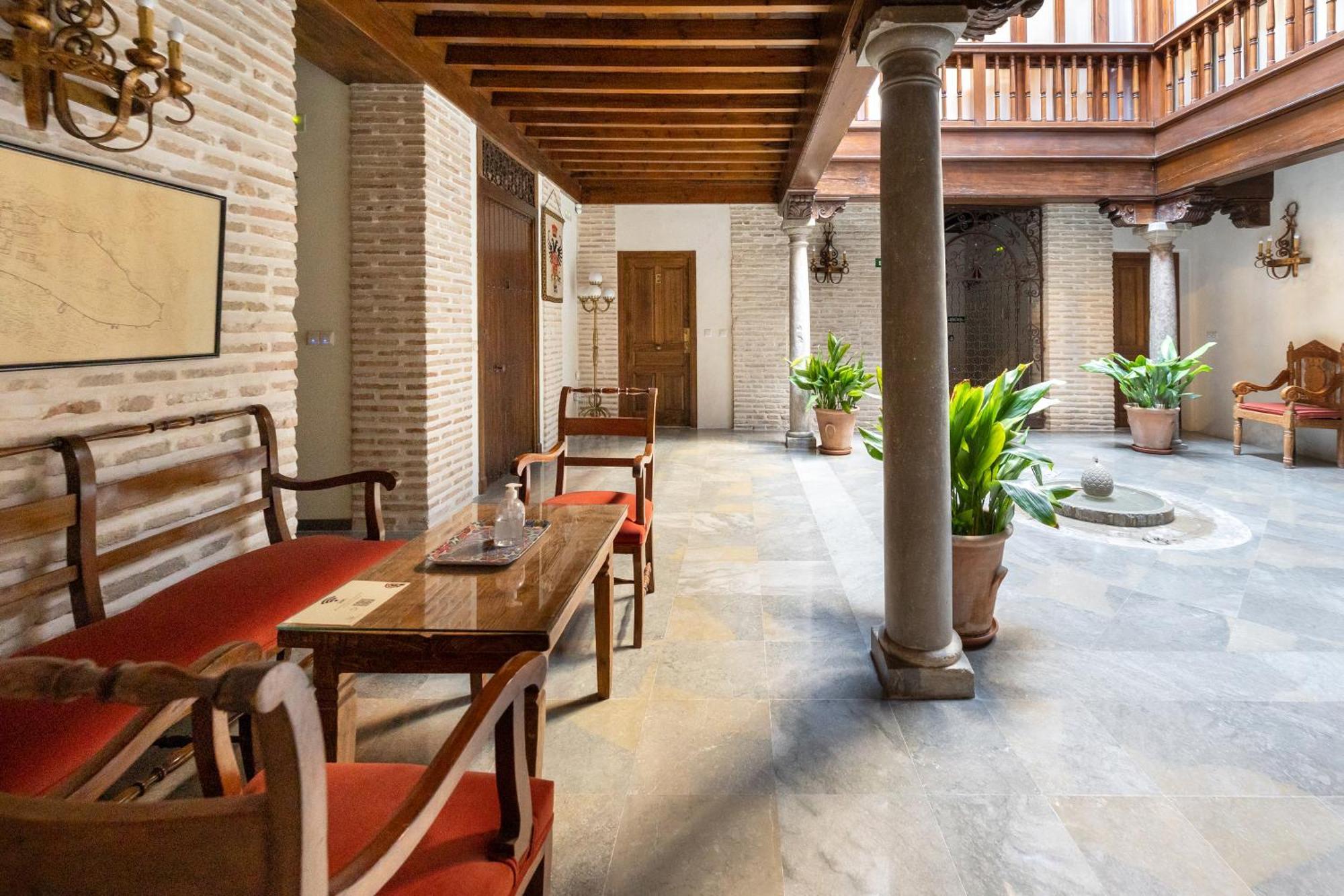 Apartamentos En Pleno Centro, Aljibe Rodrigo Del Campo 1A グラナダ エクステリア 写真