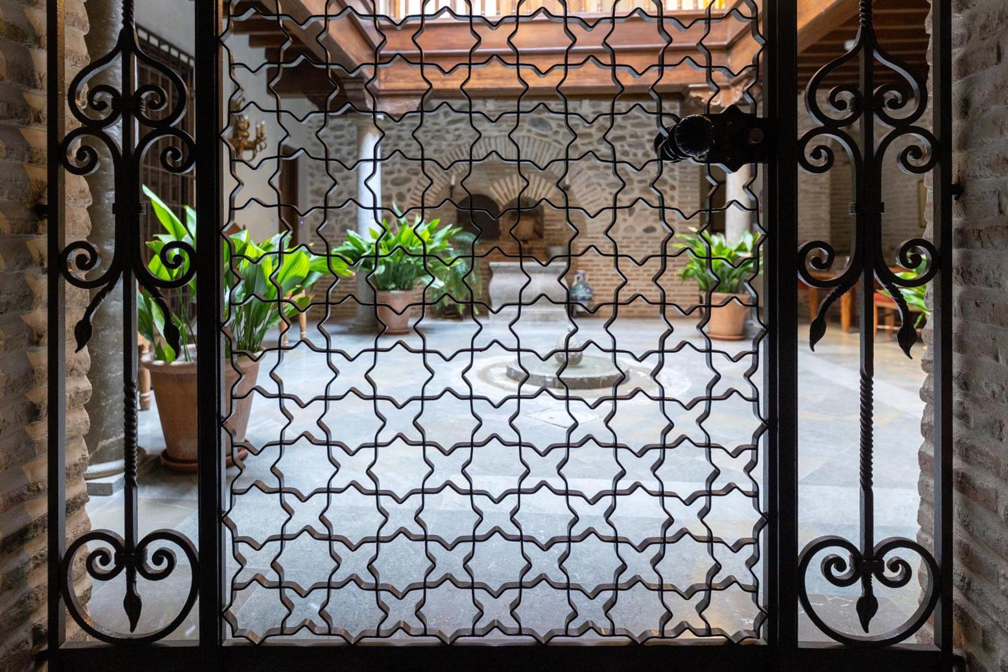 Apartamentos En Pleno Centro, Aljibe Rodrigo Del Campo 1A グラナダ エクステリア 写真
