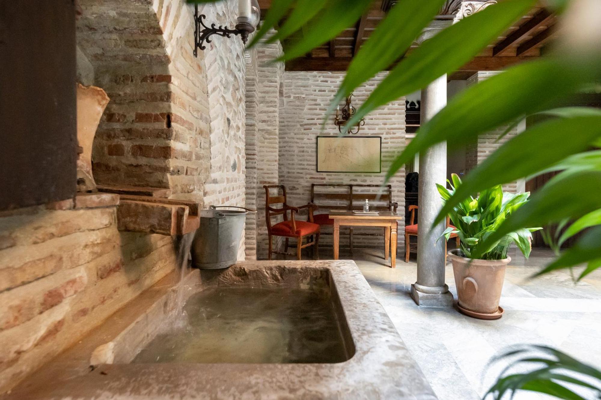 Apartamentos En Pleno Centro, Aljibe Rodrigo Del Campo 1A グラナダ エクステリア 写真