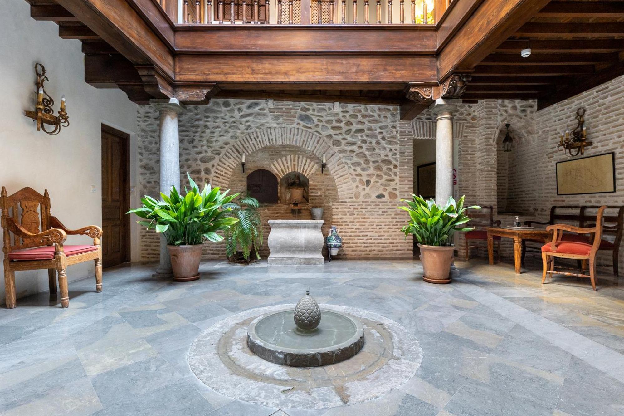 Apartamentos En Pleno Centro, Aljibe Rodrigo Del Campo 1A グラナダ エクステリア 写真