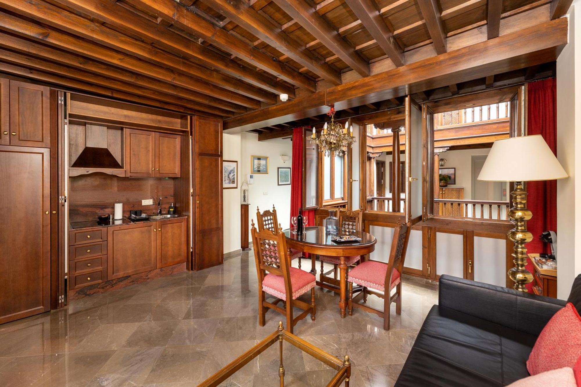 Apartamentos En Pleno Centro, Aljibe Rodrigo Del Campo 1A グラナダ エクステリア 写真