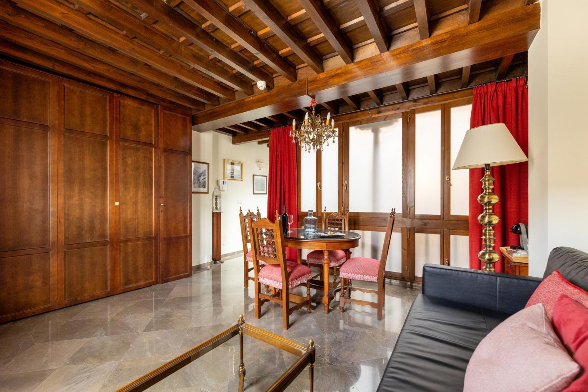 Apartamentos En Pleno Centro, Aljibe Rodrigo Del Campo 1A グラナダ エクステリア 写真